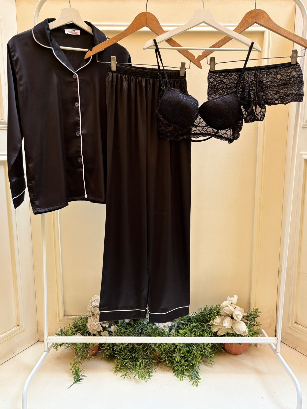 Black Retro Satin 4 Pieces Set