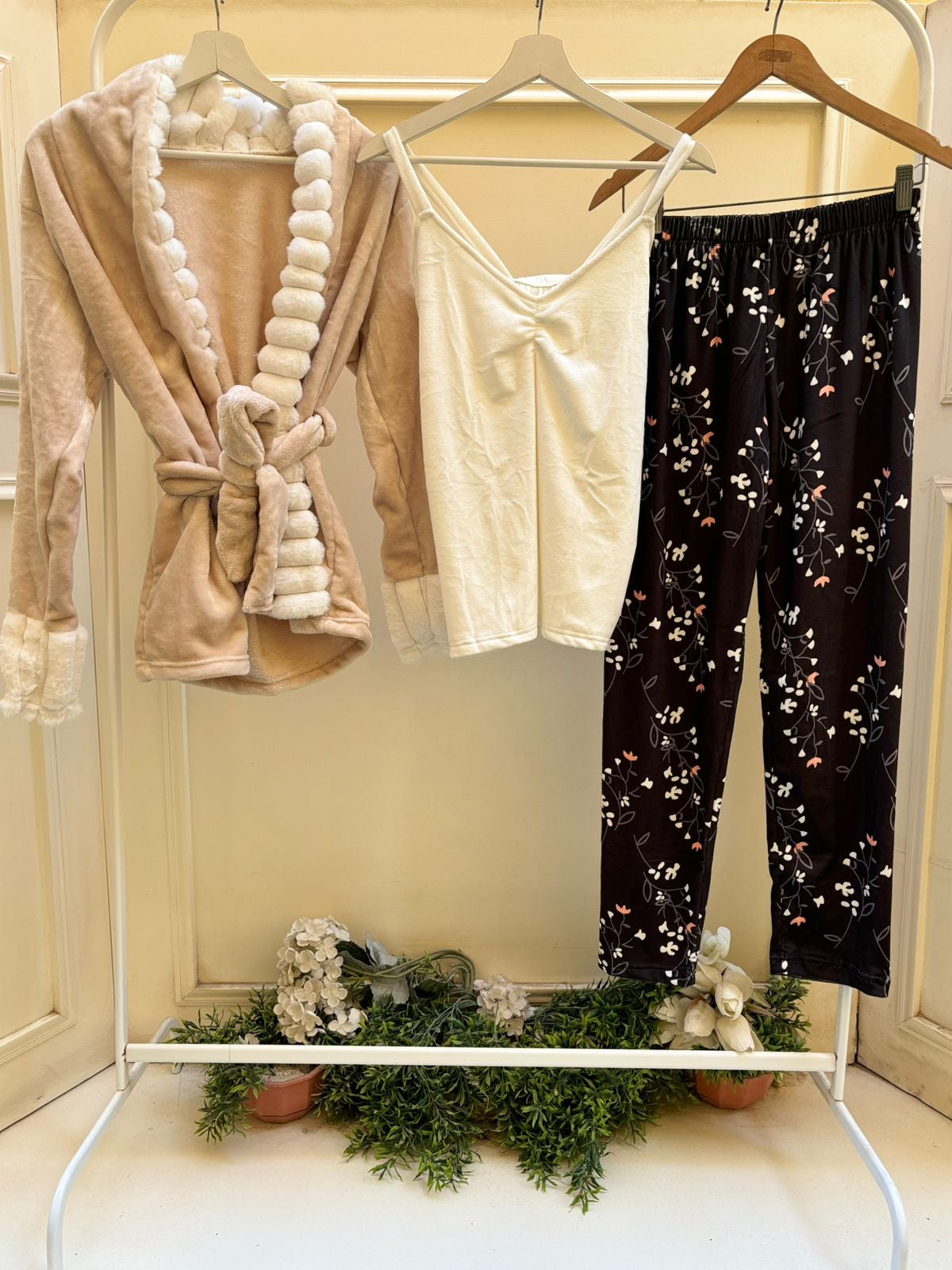 Beige Baby Flowers Set