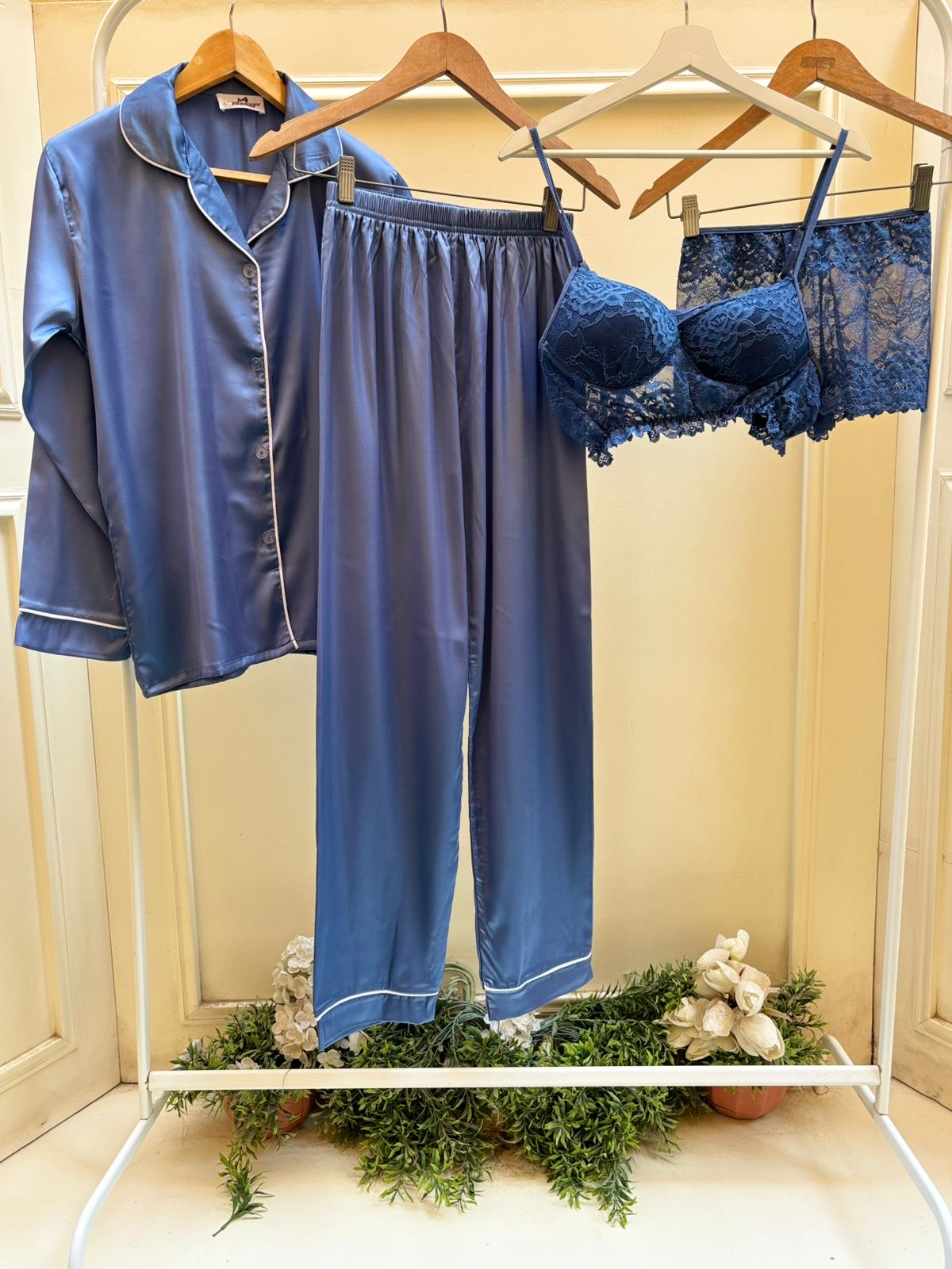 Blue Retro Satin 4 Pieces Set
