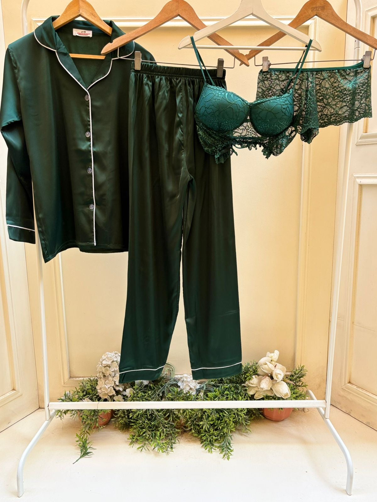 Olive Retro Satin 4 Pieces Set