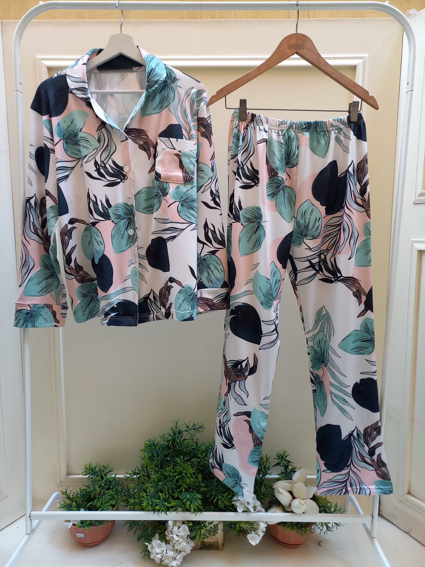 Palm Whisper Set