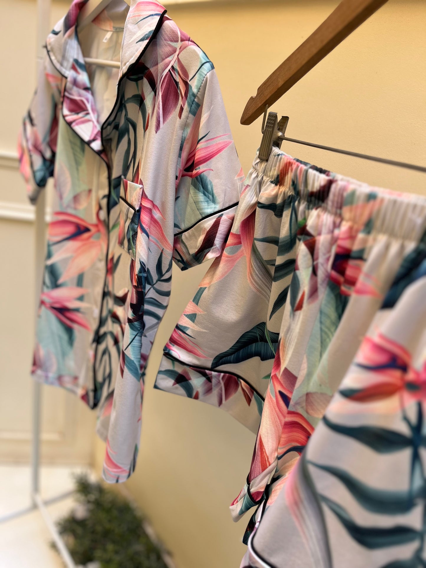 Tropical Bloom Set