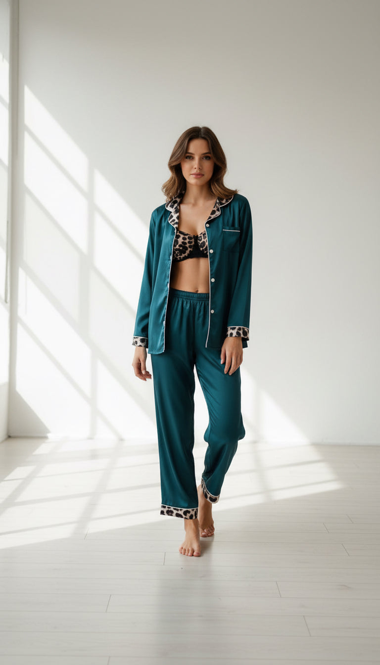 Pantone Leopard Satin Set